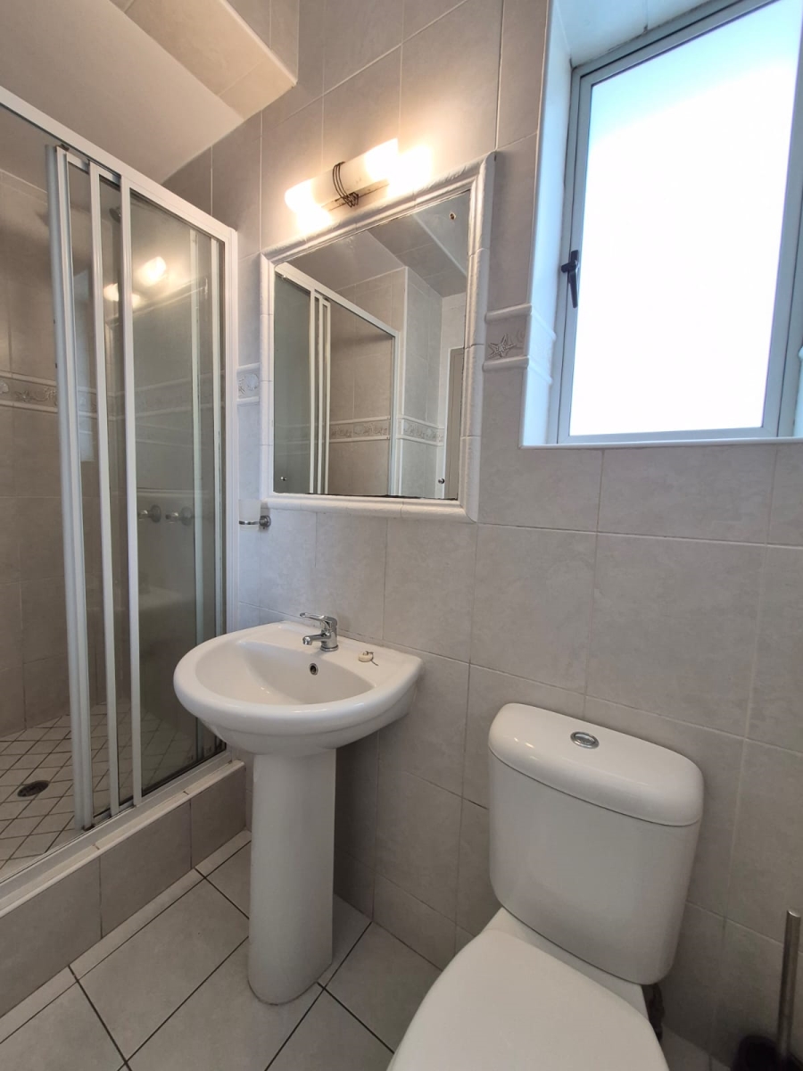 To Let 2 Bedroom Property for Rent in Summerstrand Eastern Cape